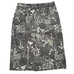 - NWT Ann Taylor Women's Navy Floral knee length Skirt size 2
